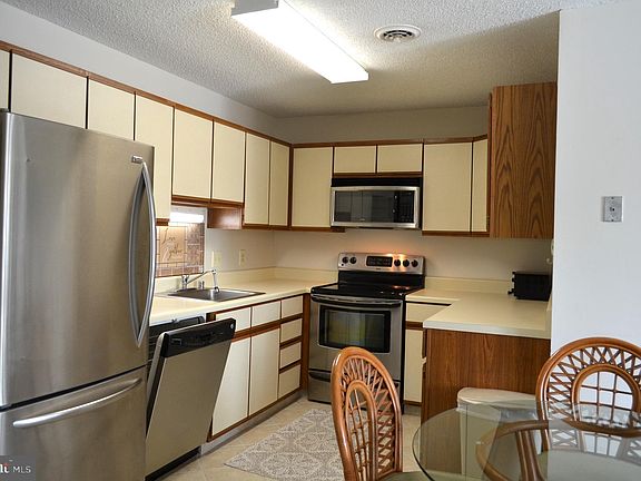 4th image of 12301 Jamaica Ave #B-201