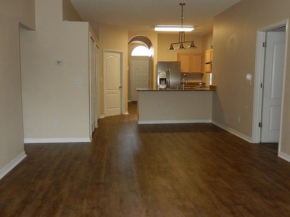 5th image of 945 Grand Canyon Dr