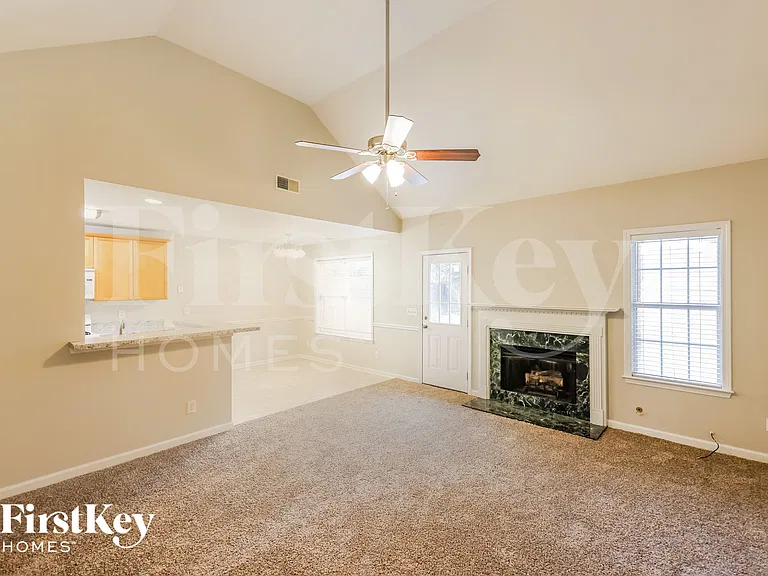 146 Hickory Point Dr — Photo 5
