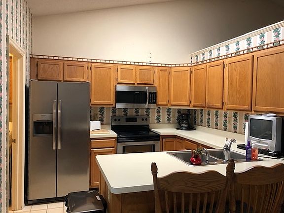 2nd image of 715 E Pepperridge Dr