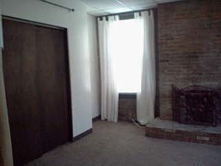 living room/bedroom