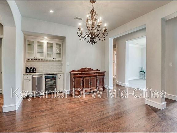 5th image of 3434 Wingren Dr