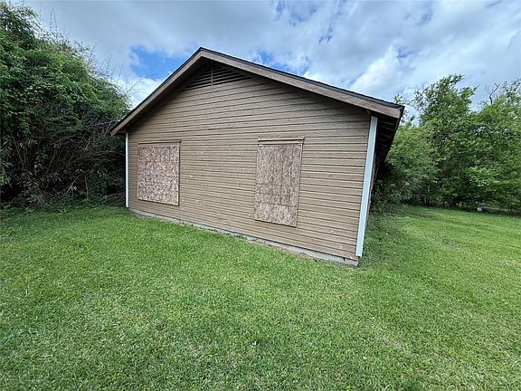 4th image of 2110 Leight St