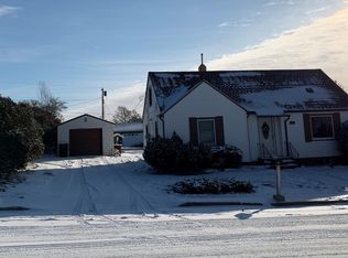 412 4th St NE, Belfield, ND 58622
