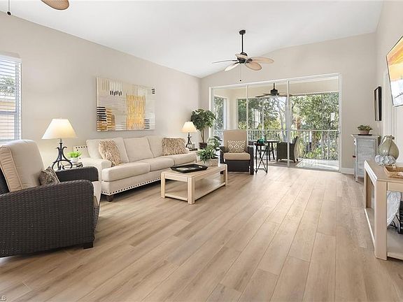 4th image of 675 Wiggins Lake DR #201