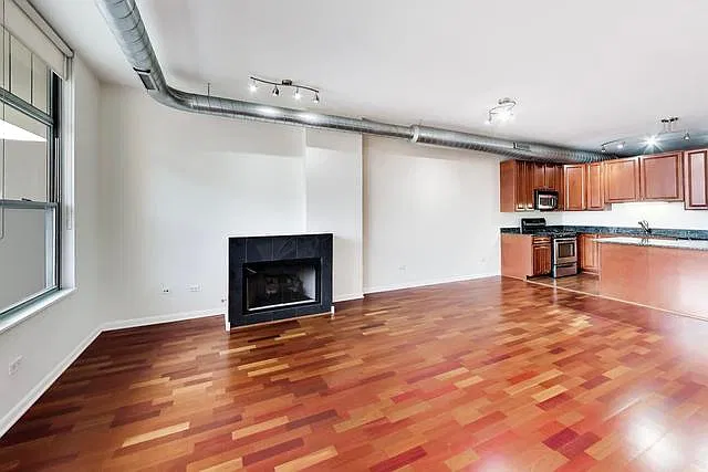 2 bed, 2.0 bath, 1200 sqft, $2,500 — Photo 2