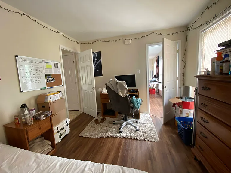 1608 Wallace St — Photo 4