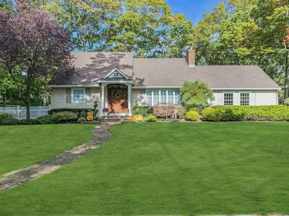 33 Redwood Drive, Great River, NY 11739