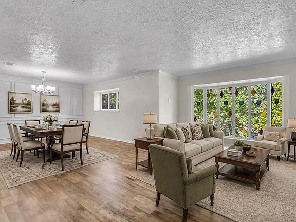 3rd image of 130 Forest Dr