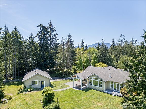 3rd image of 1624 Lower Elwha Road