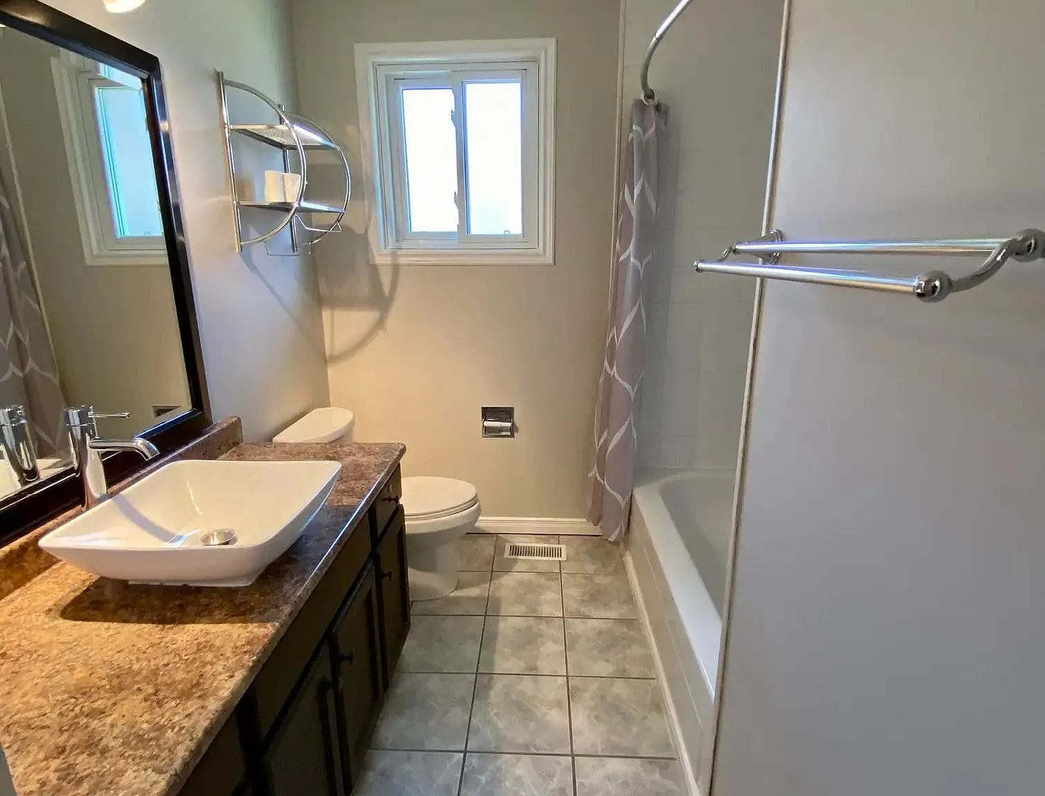 3 bed, $2,300 — Photo 4