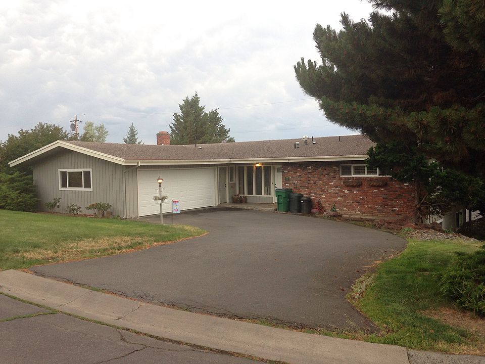 Large corner lot