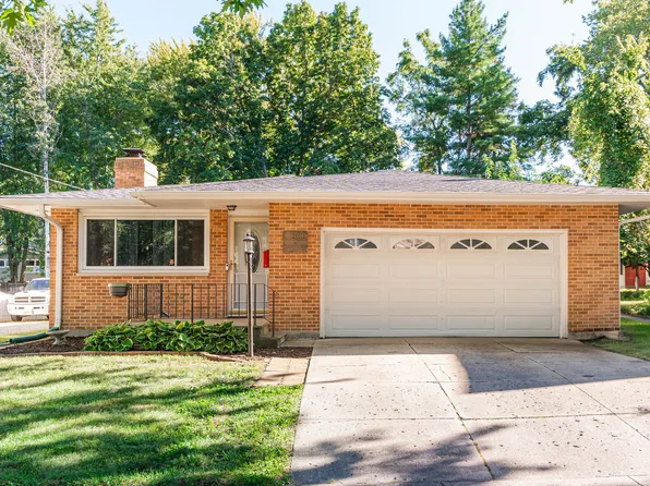 830 Shipman Pl, Dekalb, IL 60115