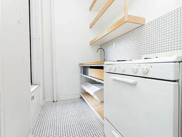 1046 Bergen St #1D — Photo 8