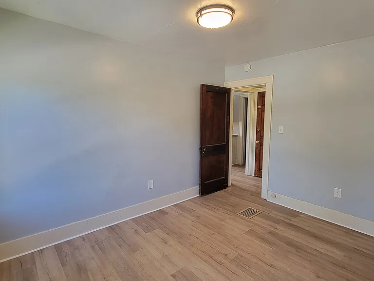 1166 Hall St SE — Photo 7