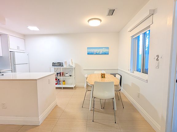 5th image of 4324 N Ocean Dr #2