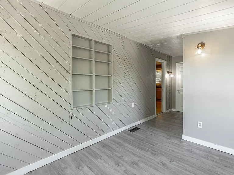 1209 Hanover St — Photo 25