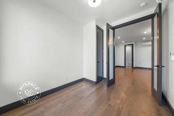 Rented by MySpaceNYC | media 9