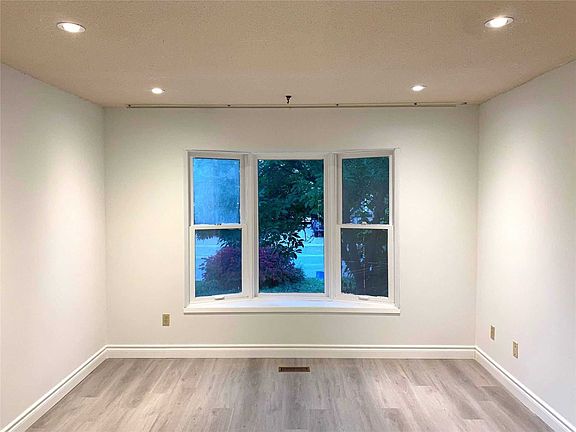 2nd image of 204 Harrison Dr