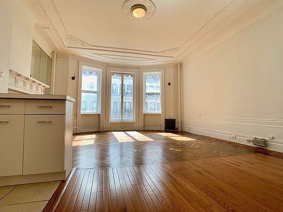 2nd image of 307 W 105th St APT 3A