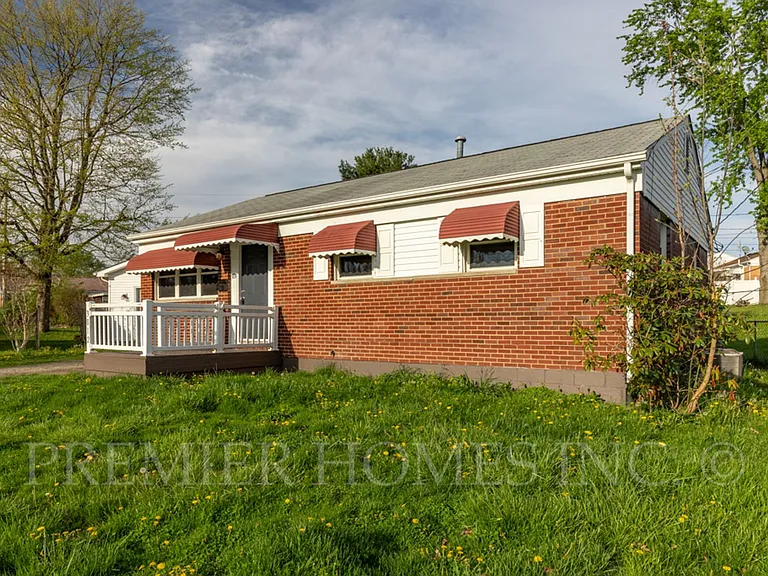 3812 Root Ave NE — Photo 2