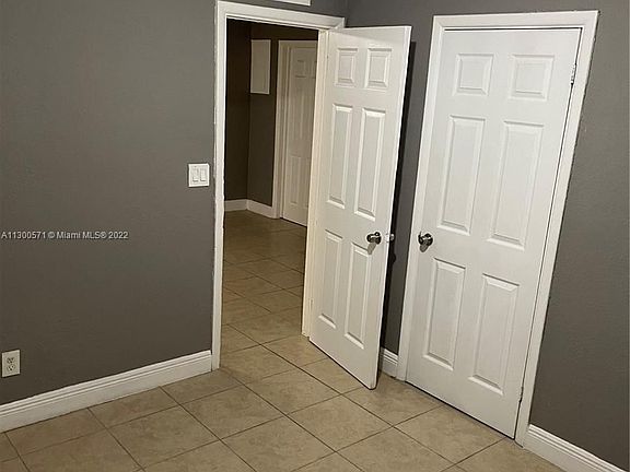 4th image of 4680 SW 33rd Ave APT 5