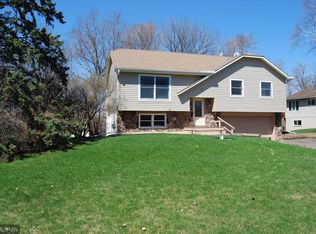 16350 Lake Ridge Dr, Maple Grove, MN 55311