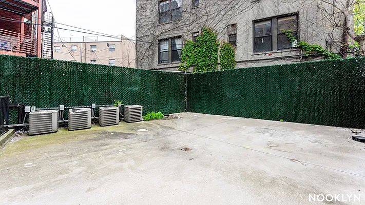 Rented by Nooklyn NYC LLC | media 52