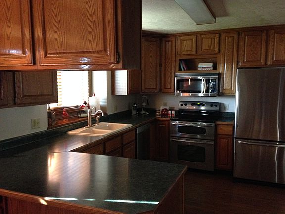 4th image of 733 Burr Dr