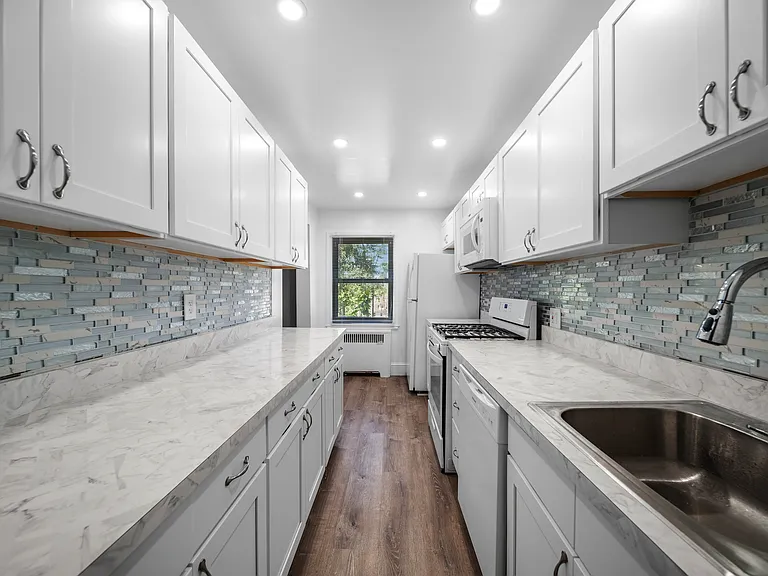 90 Tracey Pl #H1 — Photo 4