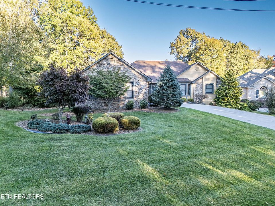1st image of 23 Westridge Cir