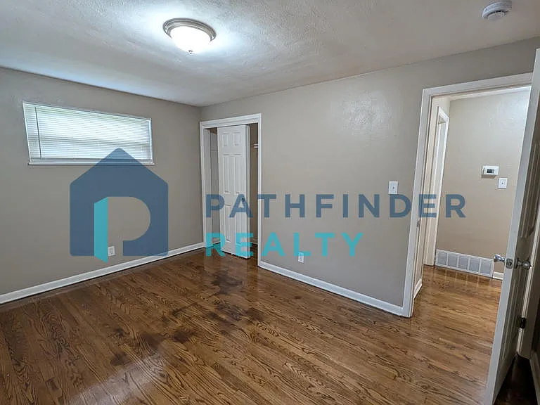 1954 Litchfield Ave — Photo 10