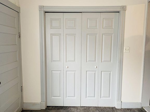 Entry coat closet
