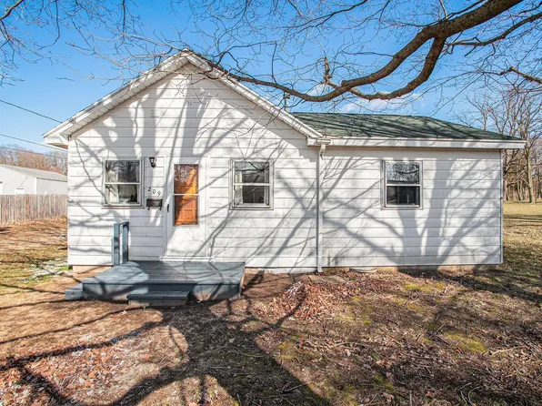209 Clinton St, Dowagiac, MI 49047