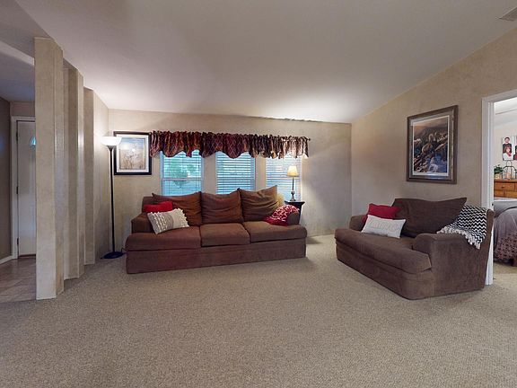5th image of 7330 Larkspur Ln