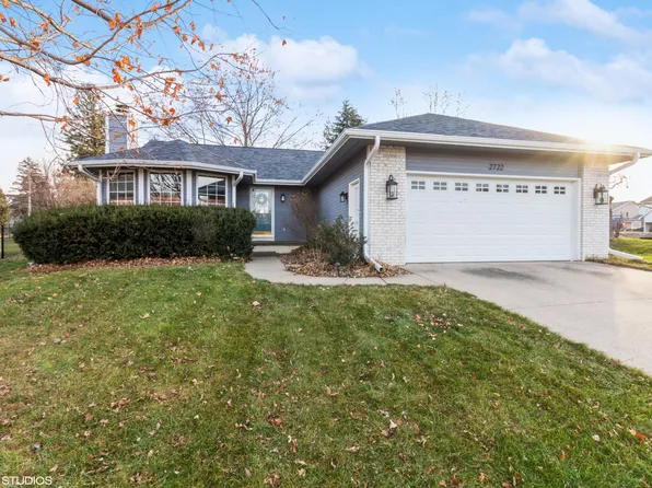 2722 White Oak Cir, Ames, IA 50014