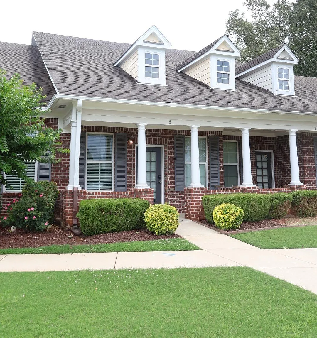 3 bed, 2.5 bath, 1908 sqft, $2,450 — Photo 1