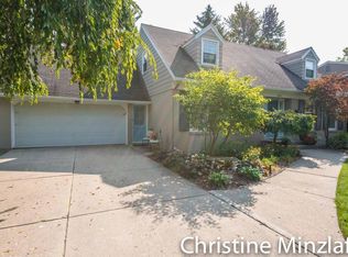 2036 Radcliff Ave SE, Grand Rapids, MI 49546