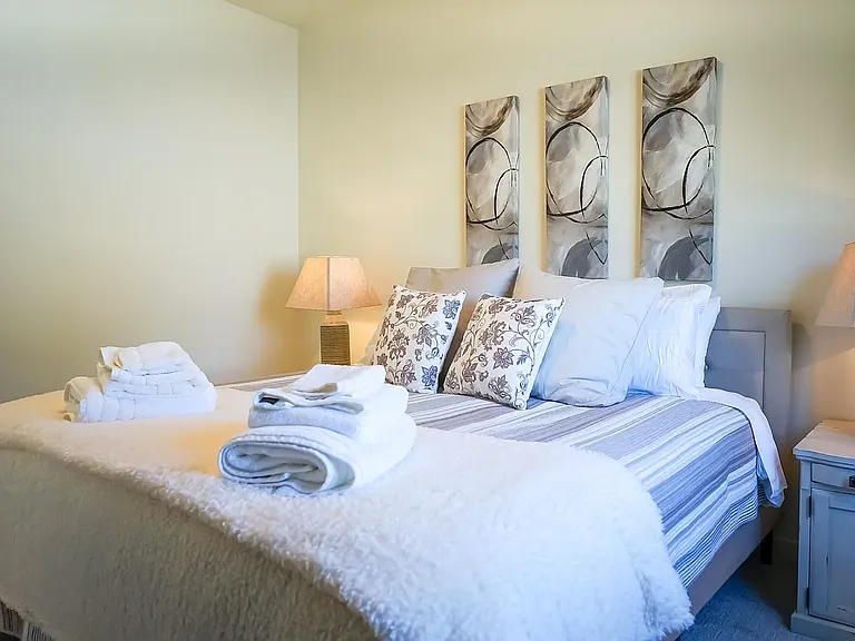 3242 N Rosalia Rd — Photo 23