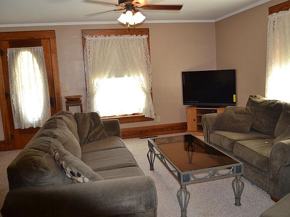 3rd image of 725 Logan Ave