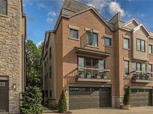 38 W Orange St, Chagrin Falls, OH