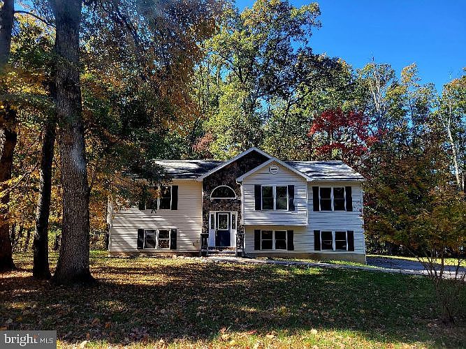 1st image of 433 Bunny Ln