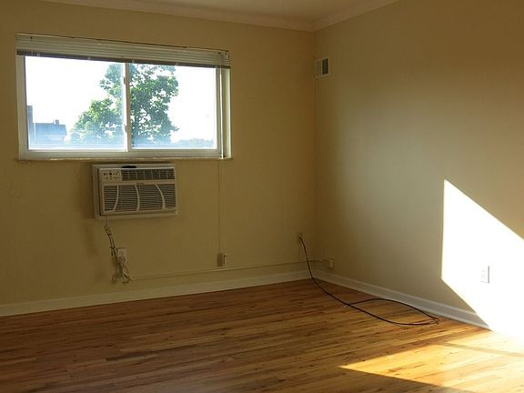 4th image of 5800 Stanton Ave APT 201