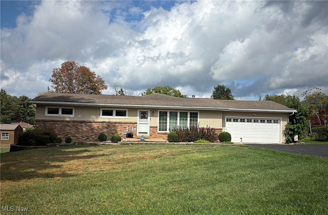 1065 Schlaegel Dr, Zanesville, OH 43701 | Zillow