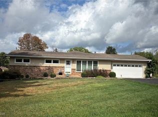 1065 Schlaegel Dr, Zanesville, OH 43701