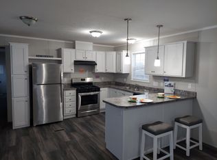 525 Chestnut Trl, Dubuque, IA 52001