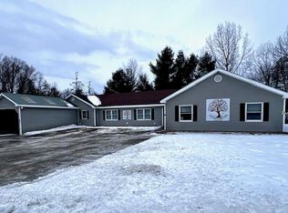 89 High St, Houlton, ME 04730