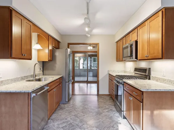 1570 28th Ave NW, New Brighton, MN 55112