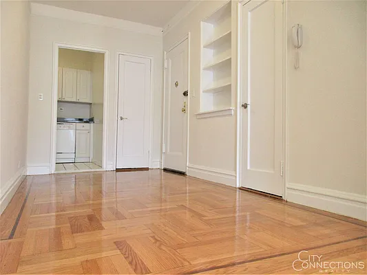 Rented by City Connections Realty | media 16