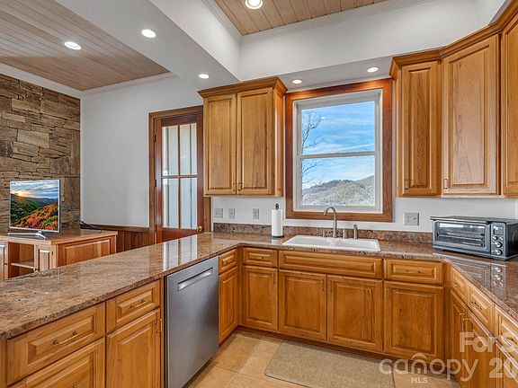 4th image of 933 Thunder Ridge Ln #4 & 2